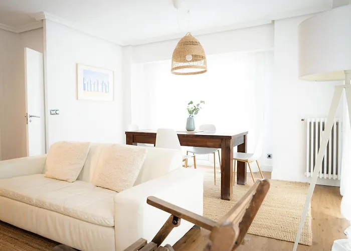 Ondarreta Beach Apartment
